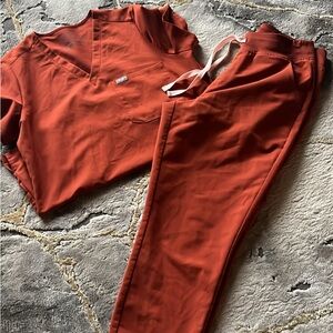 Figs Women's Rust Joggers and Top Set